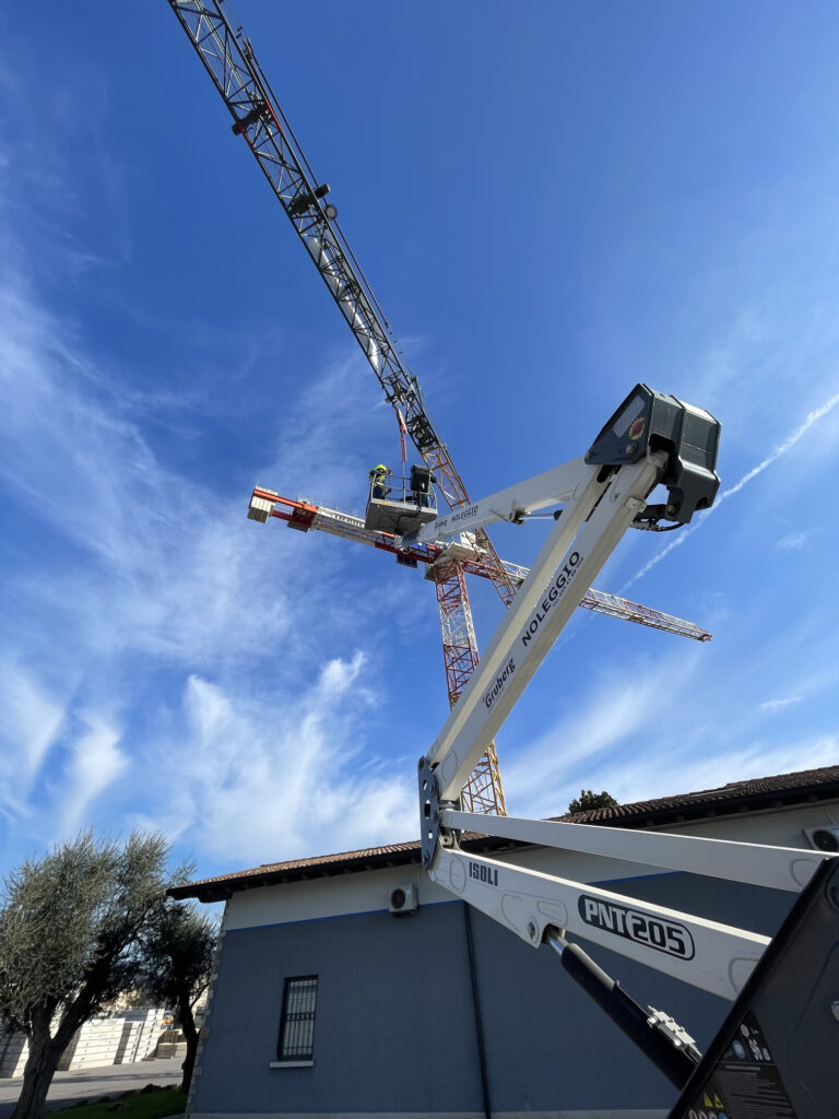 piattaforme-di-lavoro-mobili-elevabili-afm-service